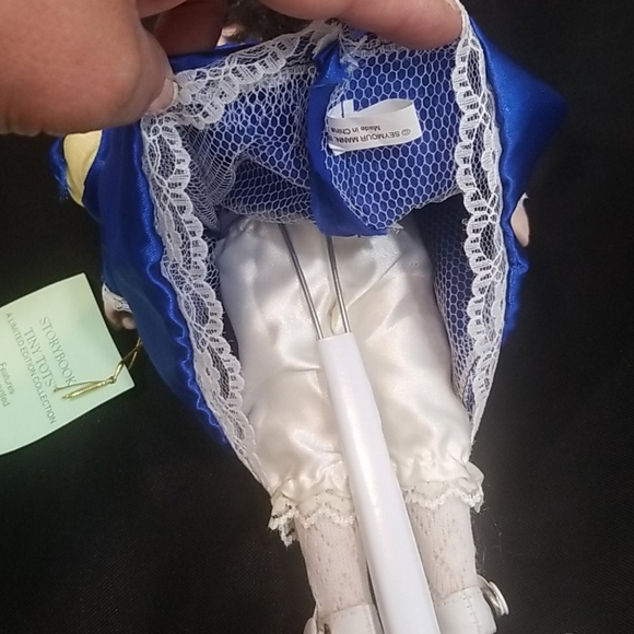 Seymour Mann Story Book Collection Snow White Doll - Picture 10 of 13